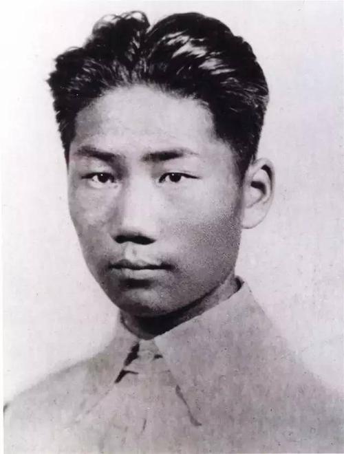 毛岸英三兄弟怎么去的苏联？多亏了张学良，少帅还赠了10万法郎