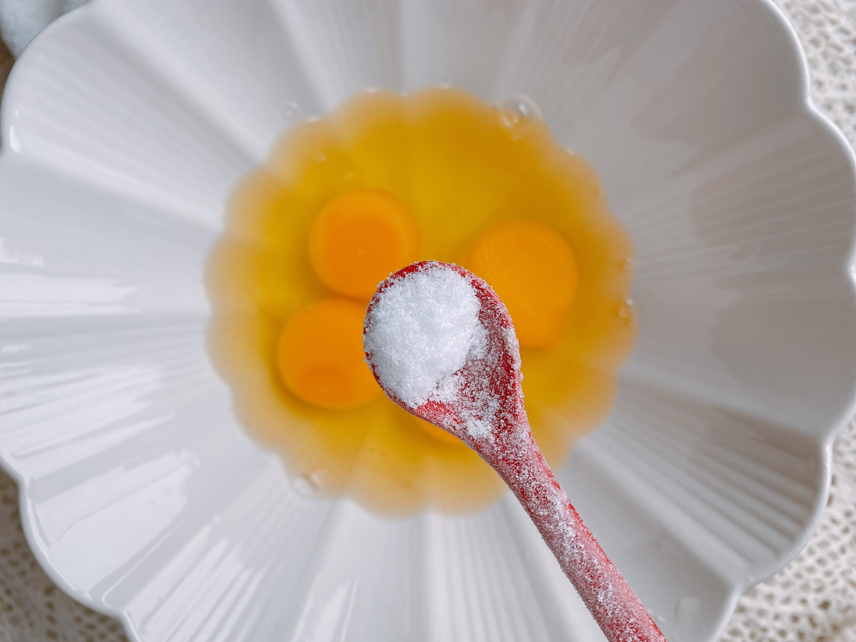 蒸蛋總失敗，牢記“4忌2放”，蒸好的蛋羹又滑又嫩，好吃到犯規