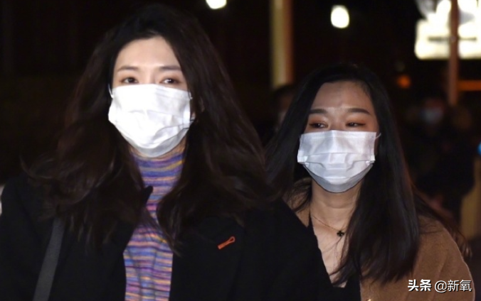 女明星出该活动前全身涂粉？欧阳娜娜给出视频