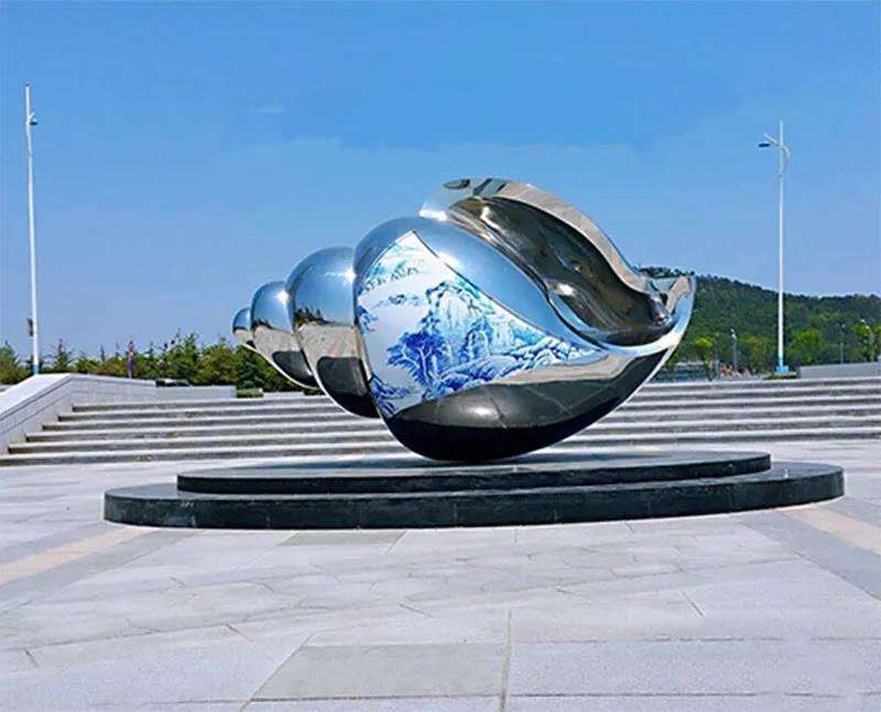 不锈钢雕塑厂家（江苏天筑）园林景观镜面雕塑—城市雕塑的主题