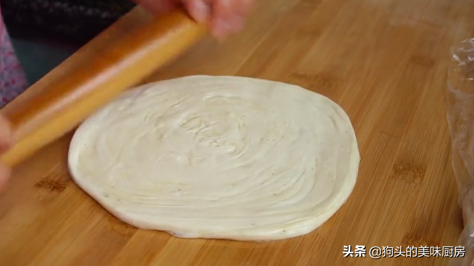 手抓餅家常做法，不用揉麵，外酥裡軟，和外面賣得一樣好吃