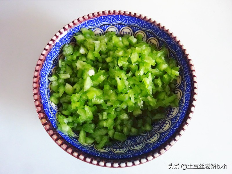 秋天，这馅做包子就水煎，暄软焦脆又营养，几天不吃就馋得慌