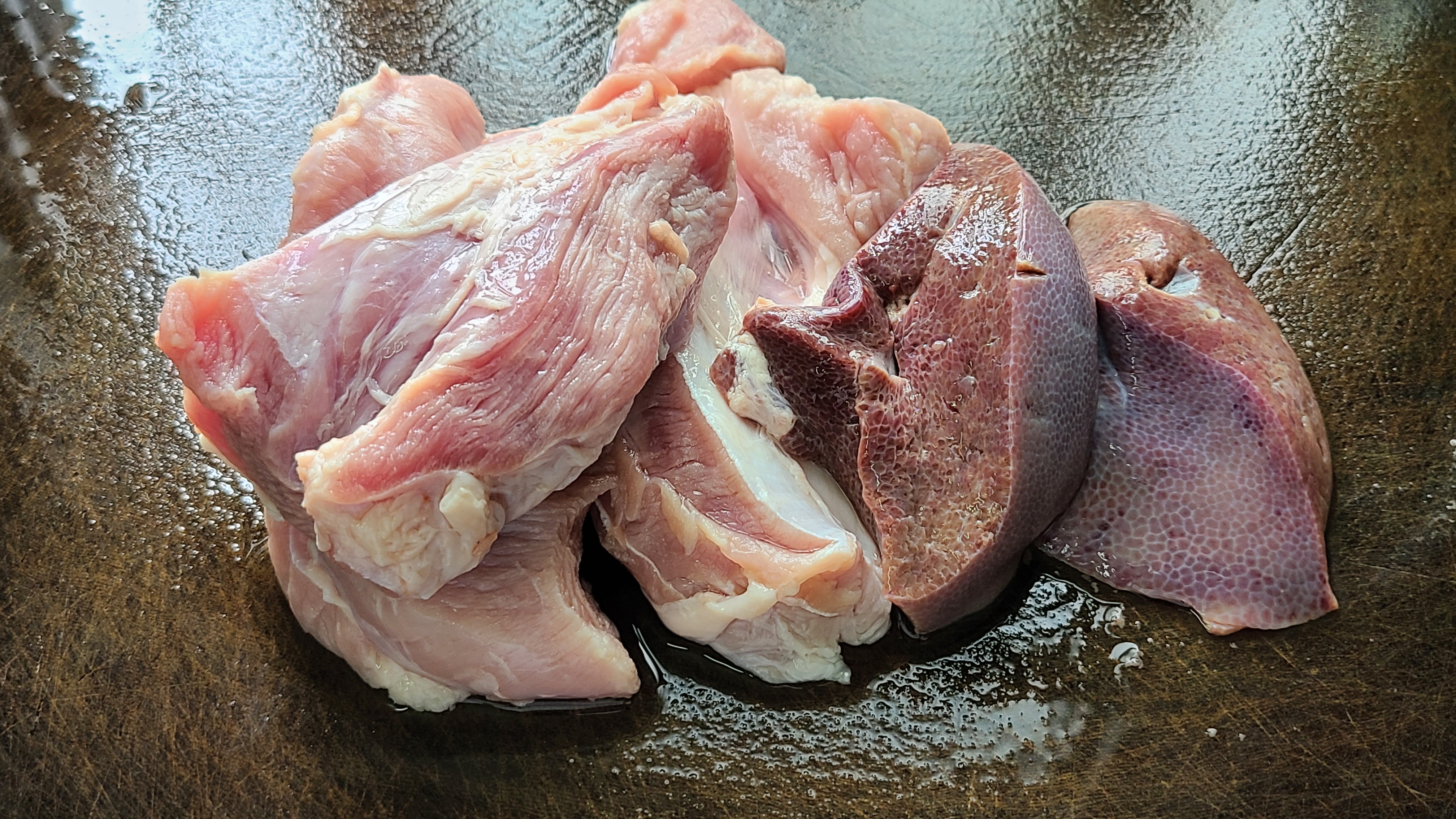 爱吃猪肉别直接炒，教你一个香喷喷的广东做法，简单美味又营养