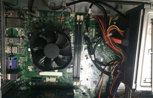 教您如何在打开计算机电源时解决黑屏