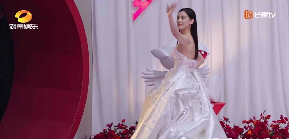 《浪姐》：怼节目组？耍大牌？搏咖位？让你看