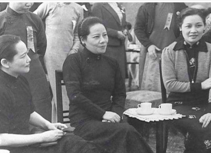 分道扬镳的宋氏三姐妹，为了抗战救国，齐心协力做了哪些贡献？