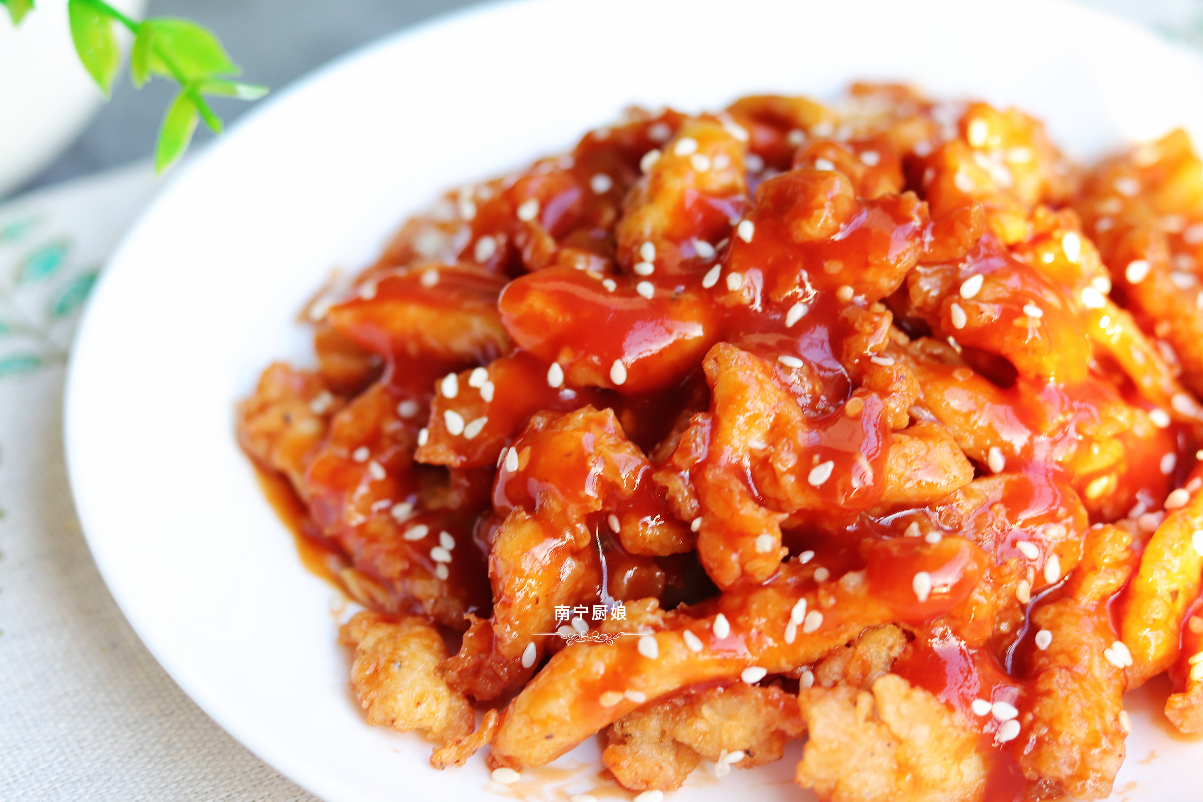 把雞胸肉加入糖醋醬汁，想不到如此美味，不愧是老保姆的拿手菜