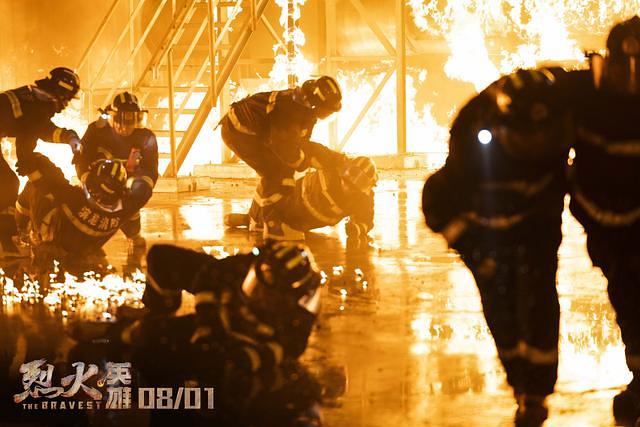 从头哭到尾的《烈火英雄》：真实事件比电影更