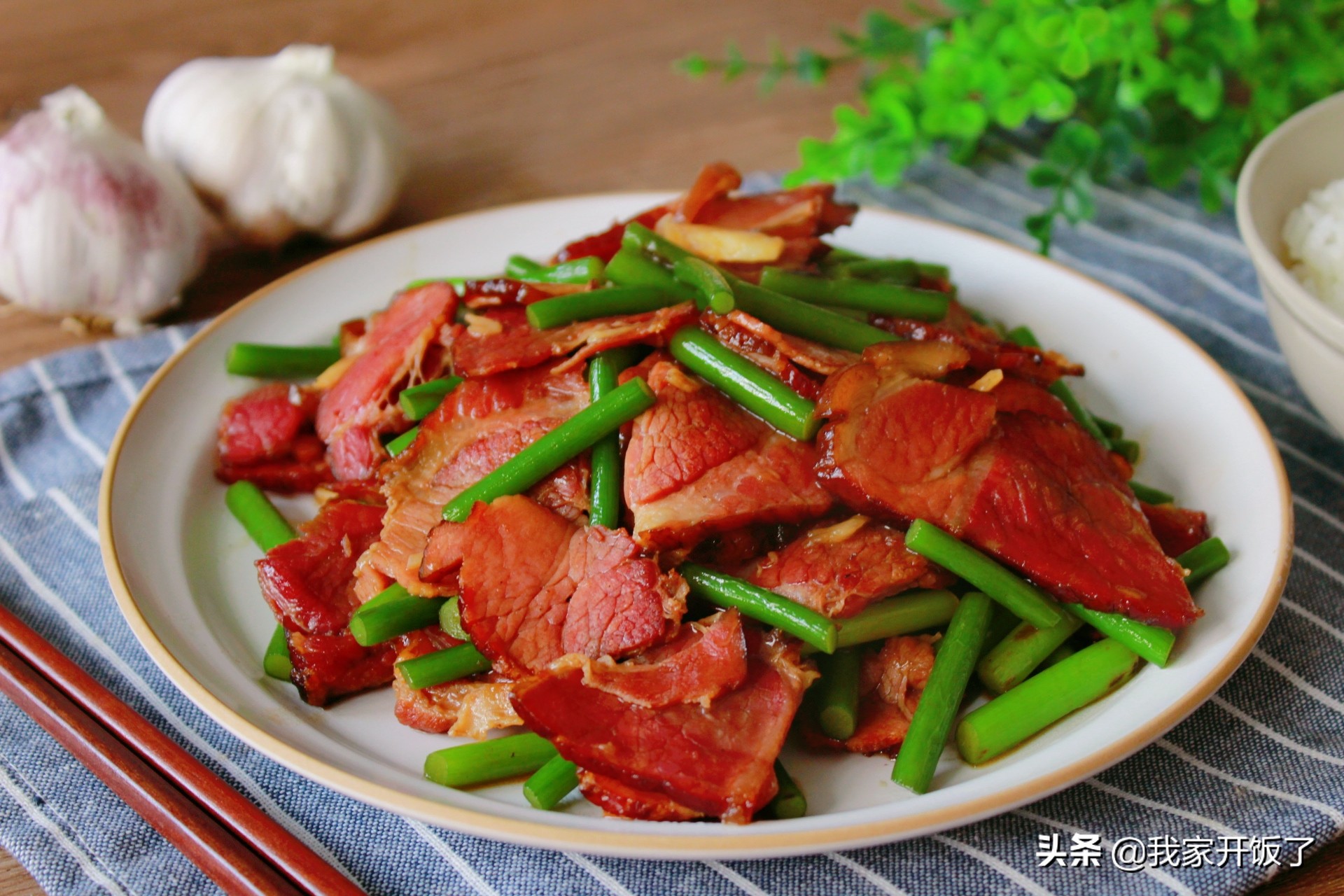 《中餐厅4》张亮做的这道菜，下锅随便一炒真叫香，米饭连扒了3碗