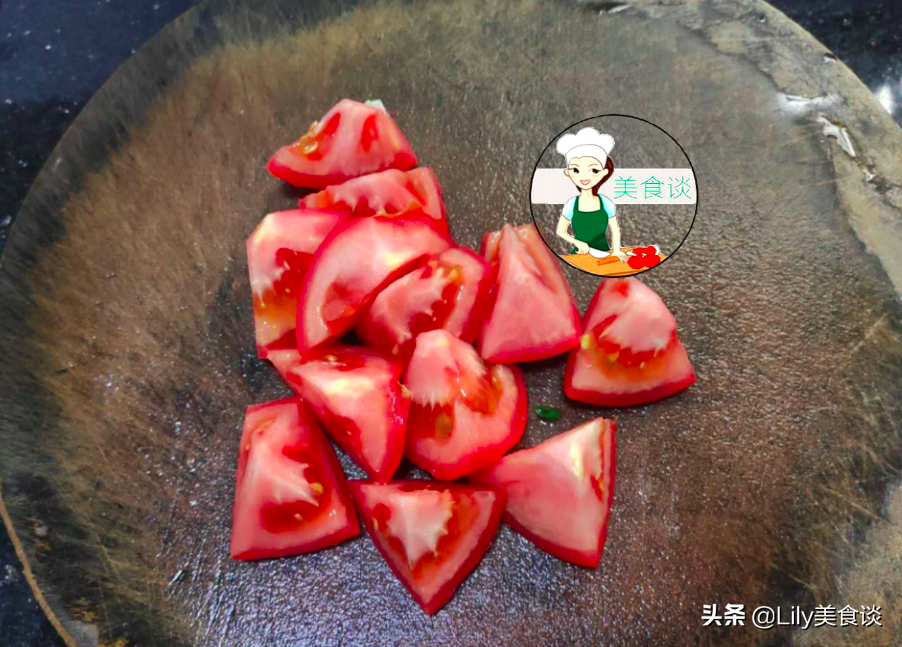 西兰花和此是绝配，不放肉也很香，隔三差五给孩子做，每回都光盘