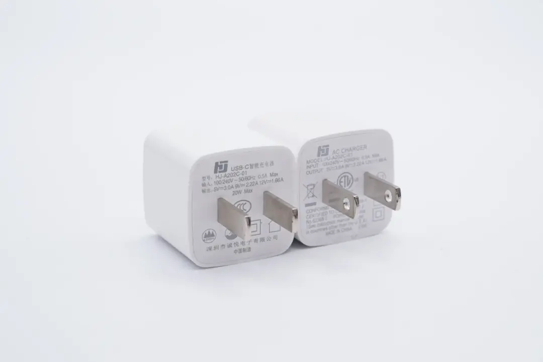 iPhone 13新机即将发布，35家工厂推出上百款快充新品