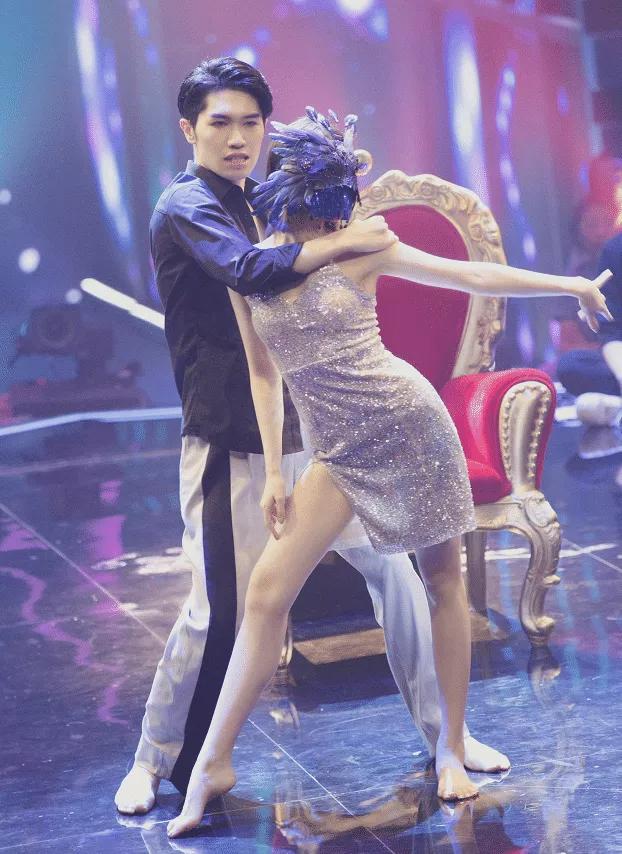 比郑爽还疯的陈翔，这次让毛晓彤爆火了