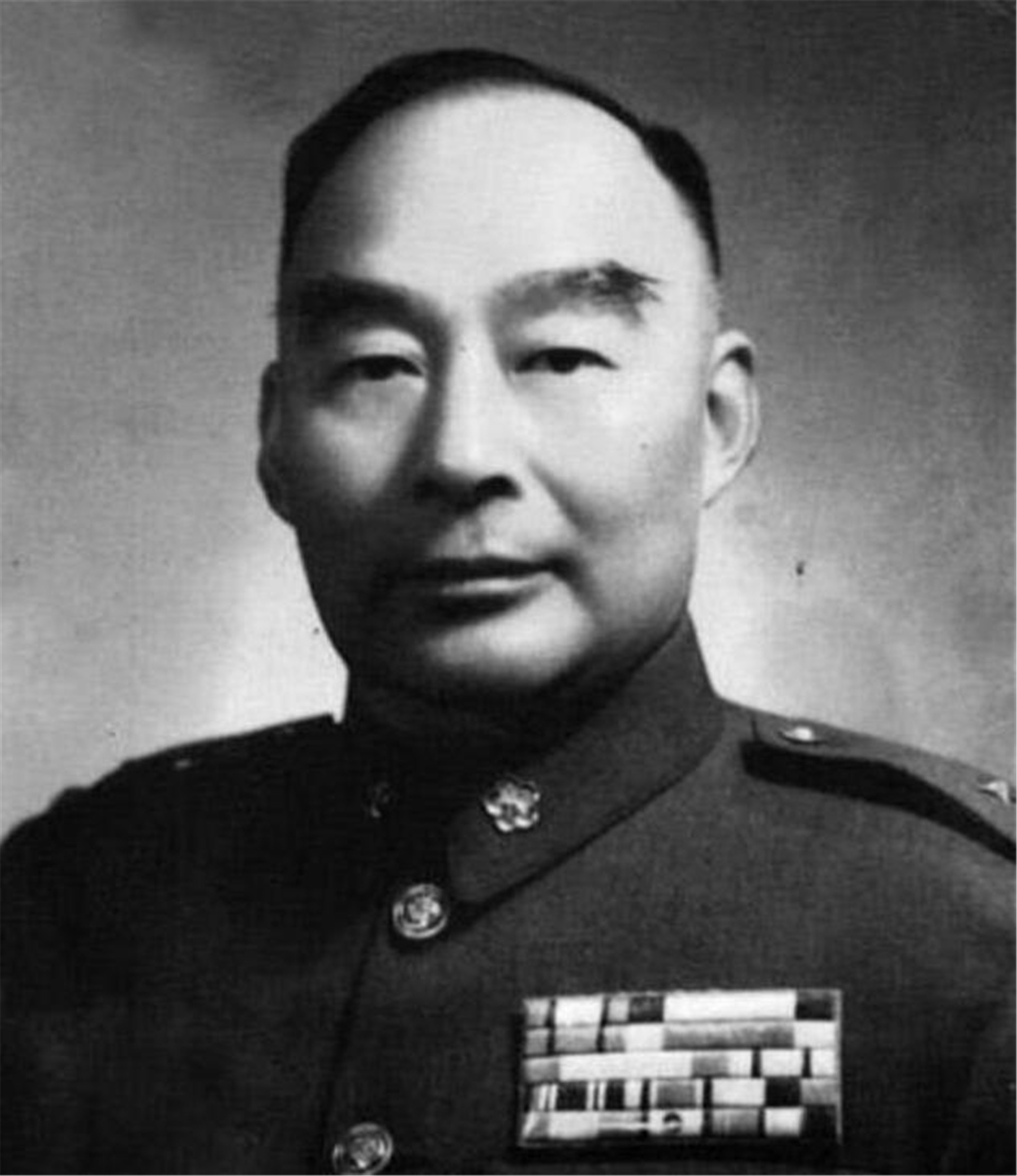 父亲到部队去看儿子：让你们军长出来！军长：