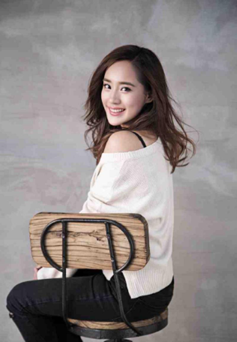 Kung Fu actress Wang Zhi has a gentle and sweet smile iMedia