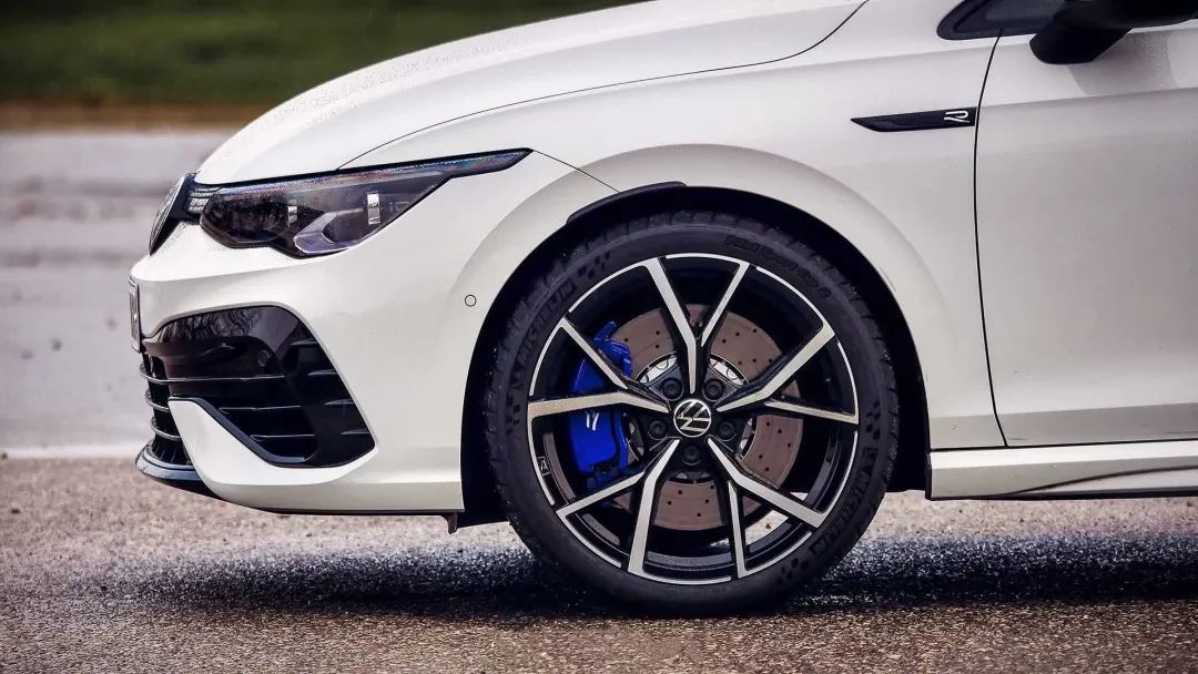 这款大众的两厢钢炮，价格居然直逼保时捷718？