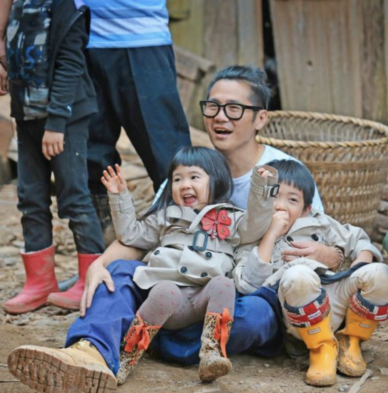 曹格女兒長大變樣，不見一點小時候影子！ 發育迅速嘴角一圈小鬍子