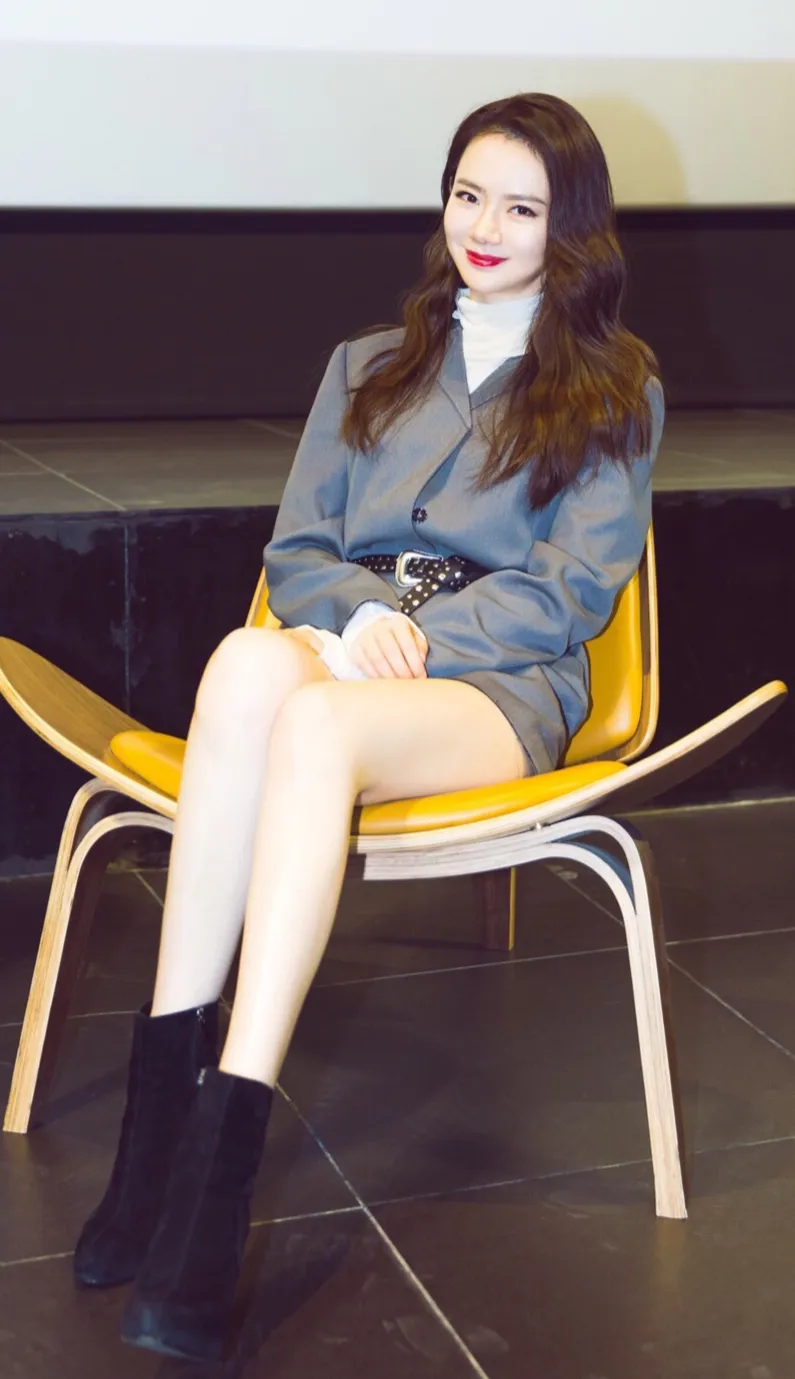 同是创新搞笑综艺，豆瓣评分却相差悬殊，真的是谢娜不如何炅吗？