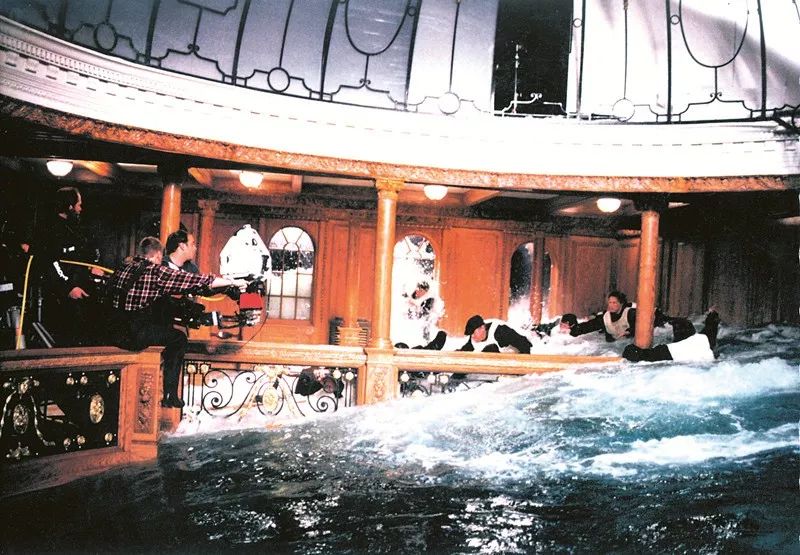 《泰坦尼克号》万字幕后解析，无论过去多少年