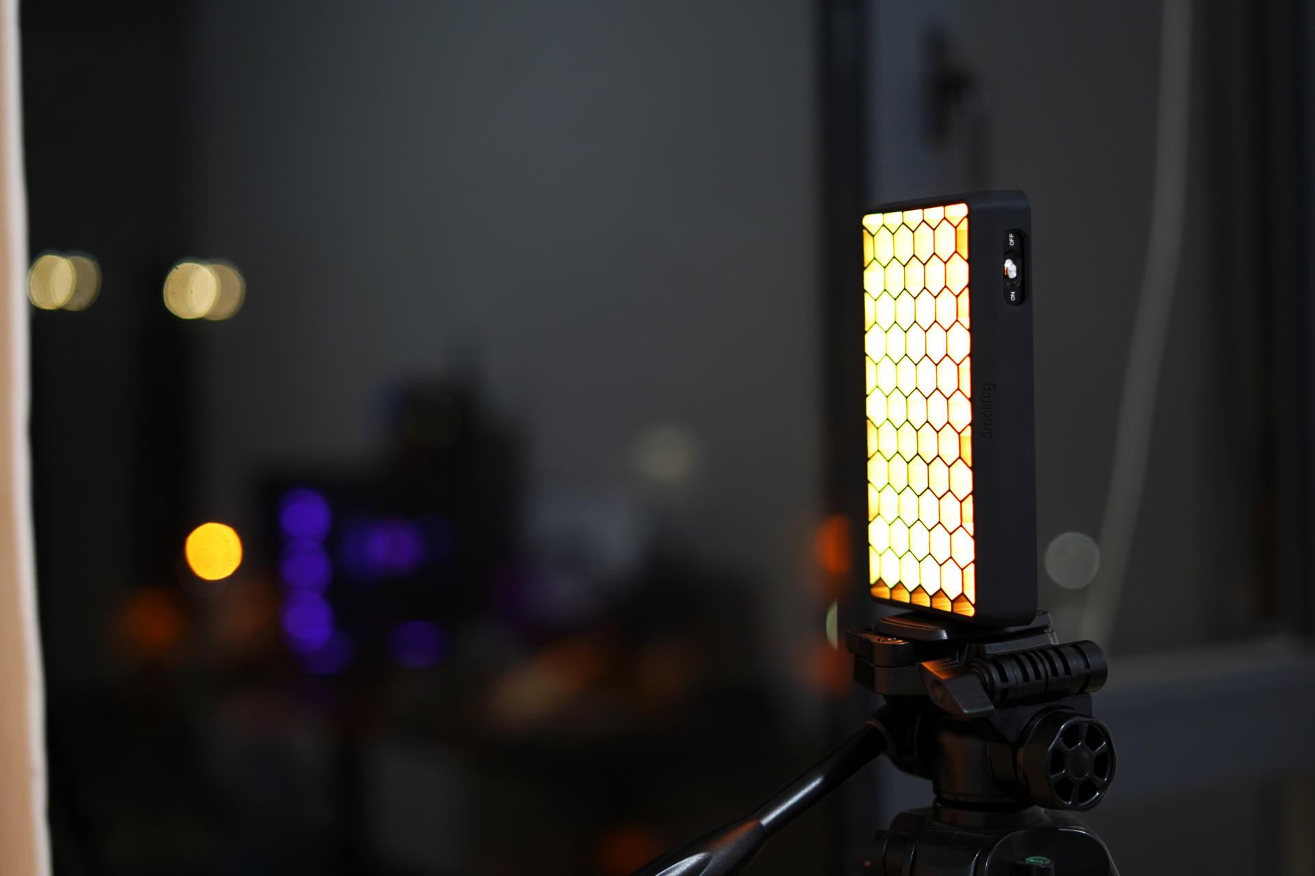 光影艺术 唾手可得的控光原来如此简单 斯莫格Pix M160 RGB补光灯