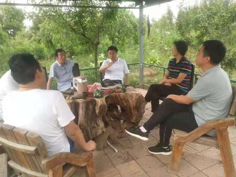 冯月菊一行到陕西益能公司乳酸菌生态养殖地基调研