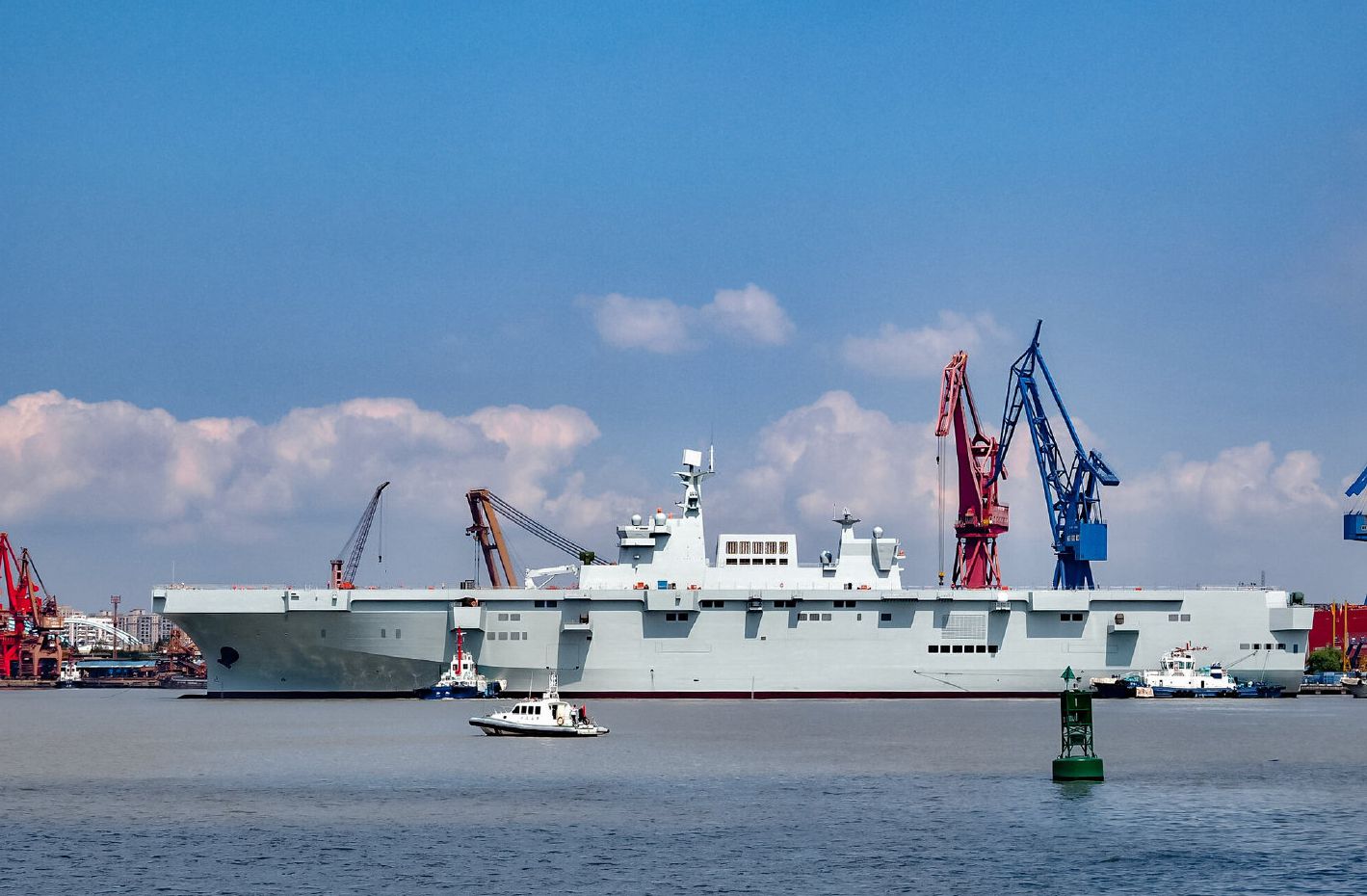 今年海军可能会服役或亮相的军舰，个个是大家