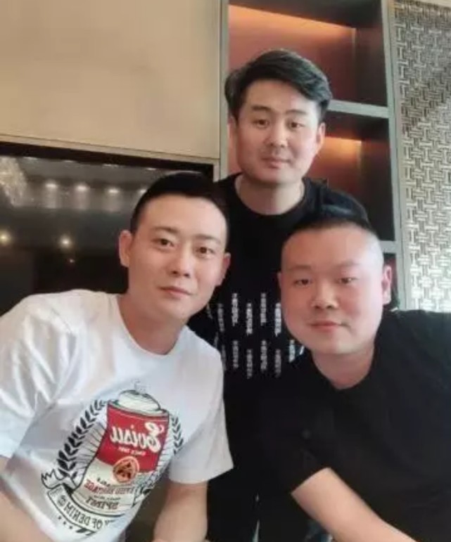 外甥|岳云鹏现身外甥婚礼 丝毫没有明星的架子