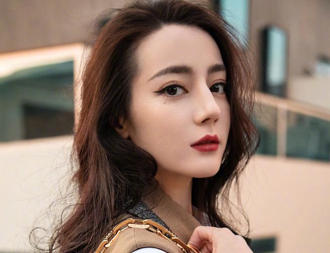 The next Dilraba?After Jiaxing Xiaohua has played with Yang Mi many ...