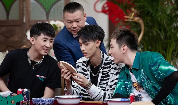 Assemble De Yunnan is round after afterwards man helps Yan Min, joke is ceaseless, mirth upgrades