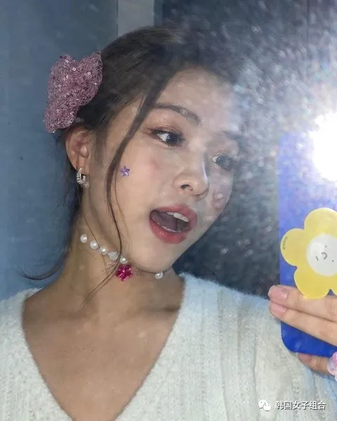不仅脸蛋漂亮,特有的酷帅的氛围感,而更有魅力的这位女团爱豆