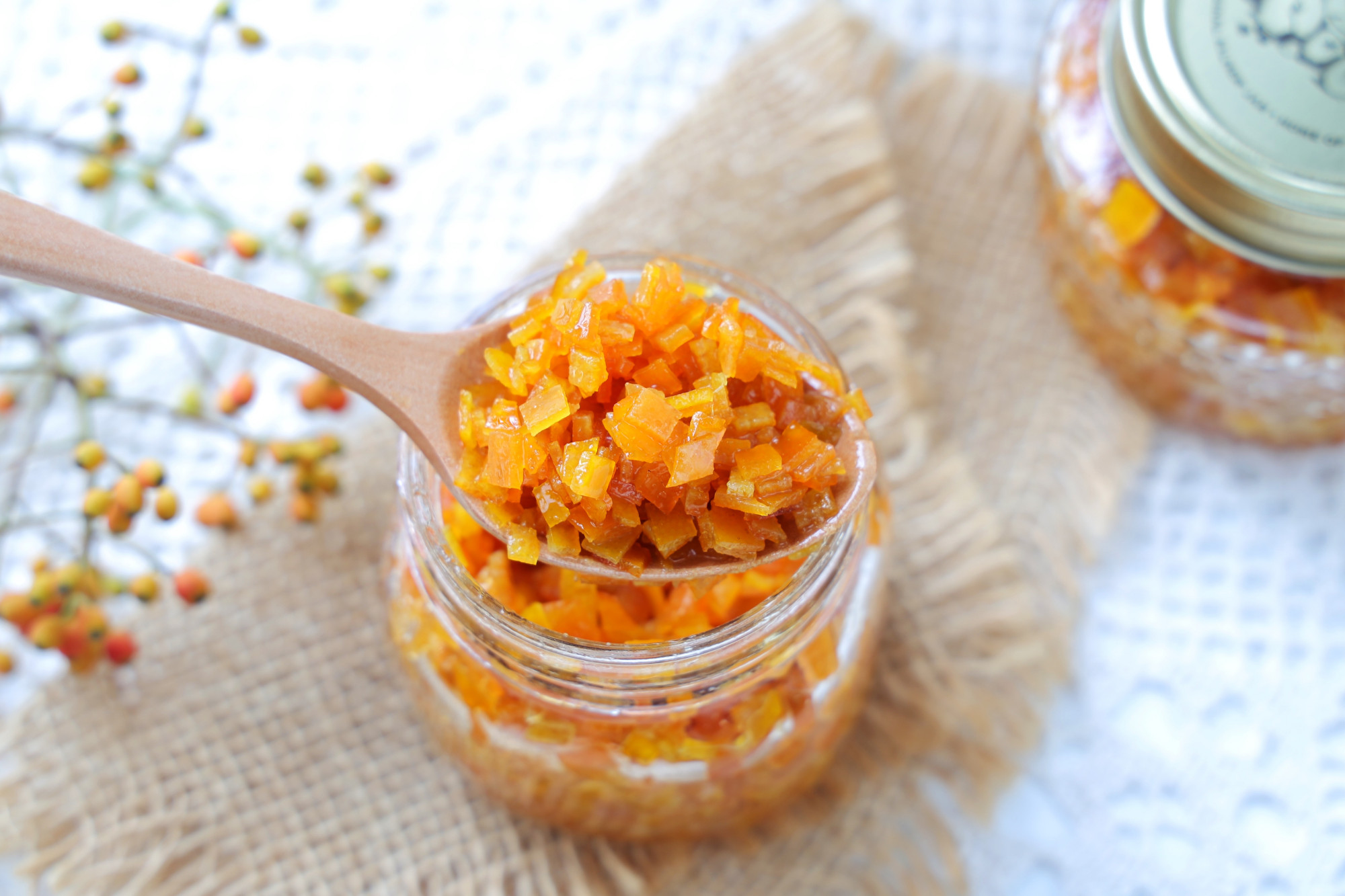 吃剩的橙子皮不要扔掉，簡單加工一下，用處多多，勝過秋梨膏