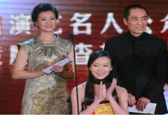 她是张艺谋心中一生的痛，奥运会彩排时从高空摔下，导致终身残疾