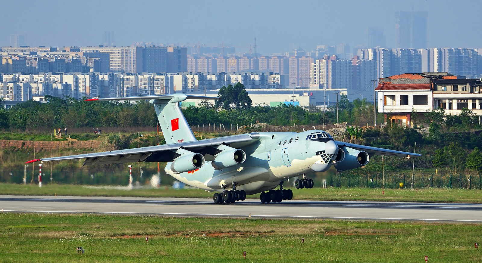 ����չ�ᣬ��-20��ս�����岢�����ڼ�-20