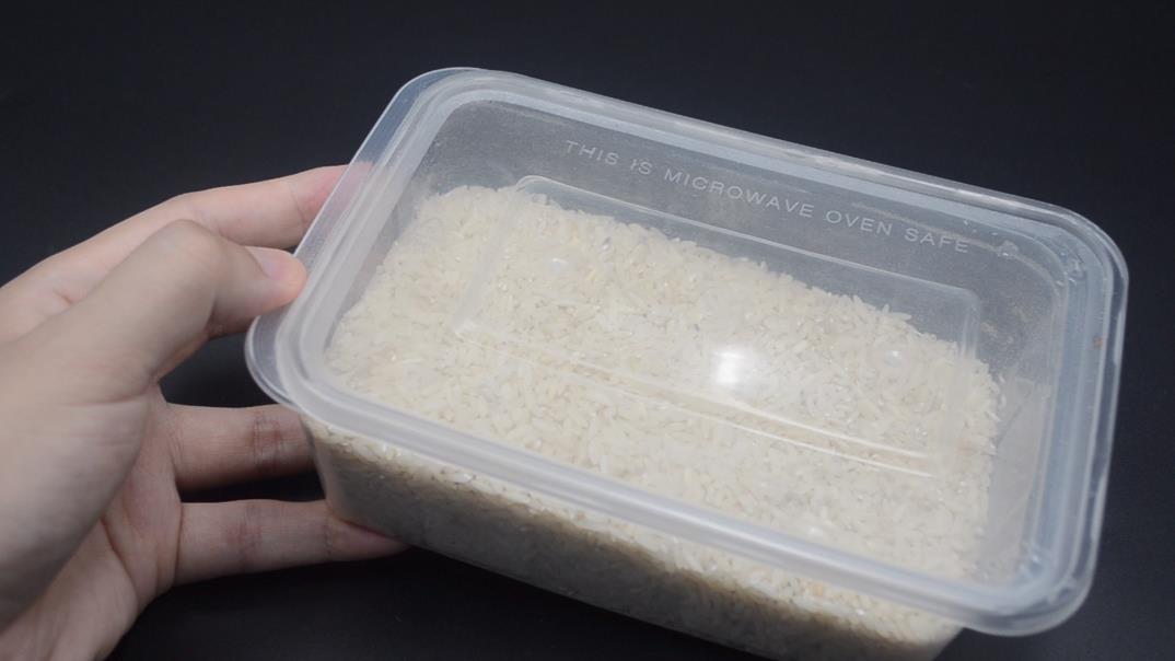 大米生虫还能不能吃？很多家庭弄错了，教你正确处理，学会没坏处