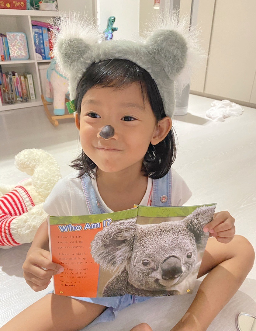 立威廉晒女儿萌照，Harper变呆萌小考拉，打扮变丑依然美得不得了