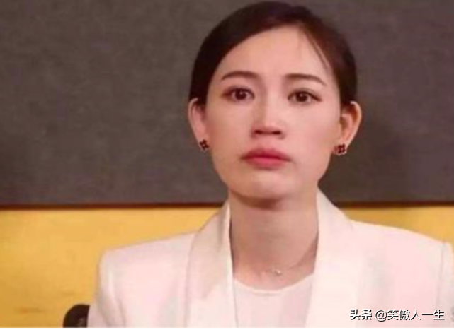 王宝强带儿子为母亲上坟，女友正面照曝光