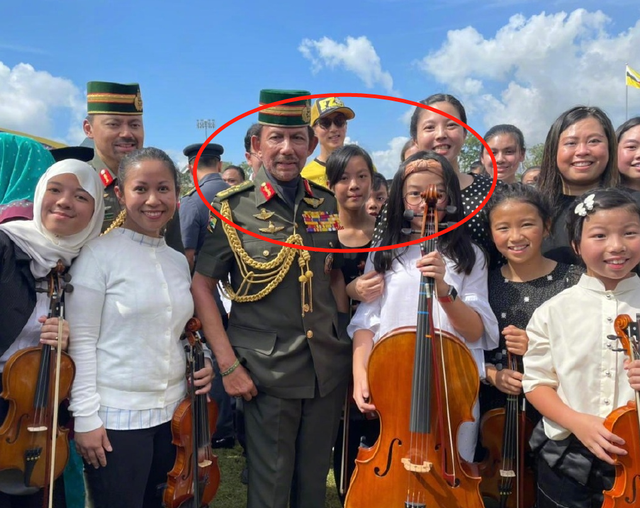 有一種“優秀”叫吳尊女兒，在文萊國慶節登台演奏，家庭教育很贊