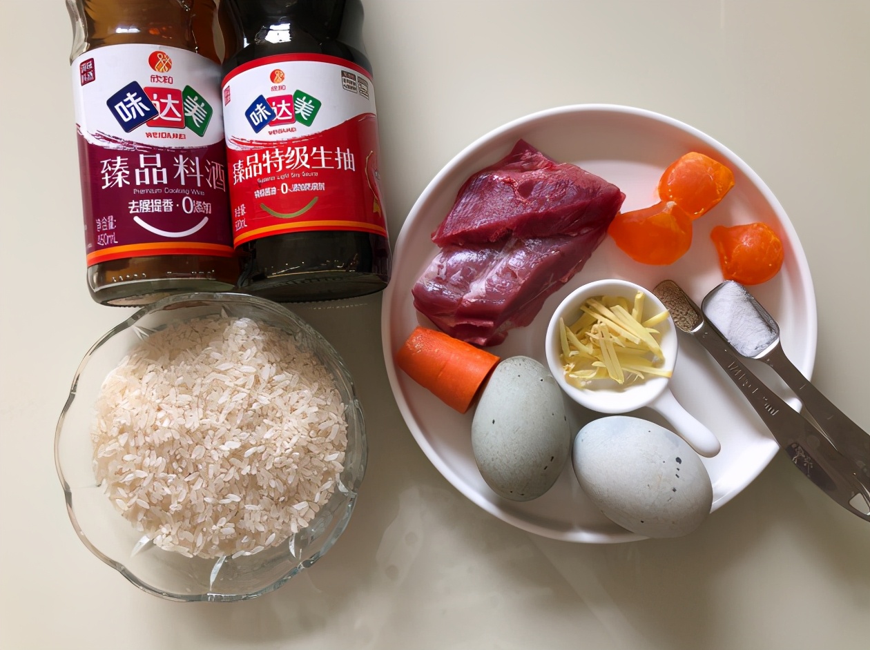 做皮蛋瘦肉粥，3样一起煮就错了，广州阿姨教4招，香浓黏稠，好喝