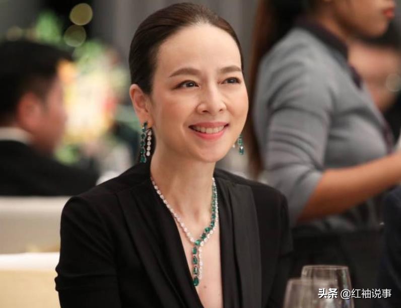 54岁华裔名媛美绝了！跟西拉米一模一样，难怪被王后视为眼中钉