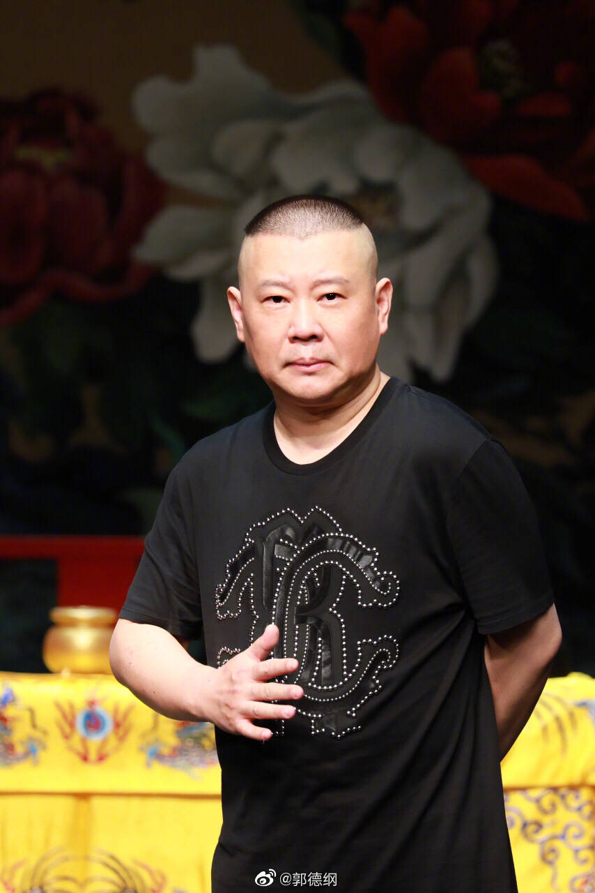 娱乐圈中4个不靠父母流量的艺人，现在都过得怎么样？
