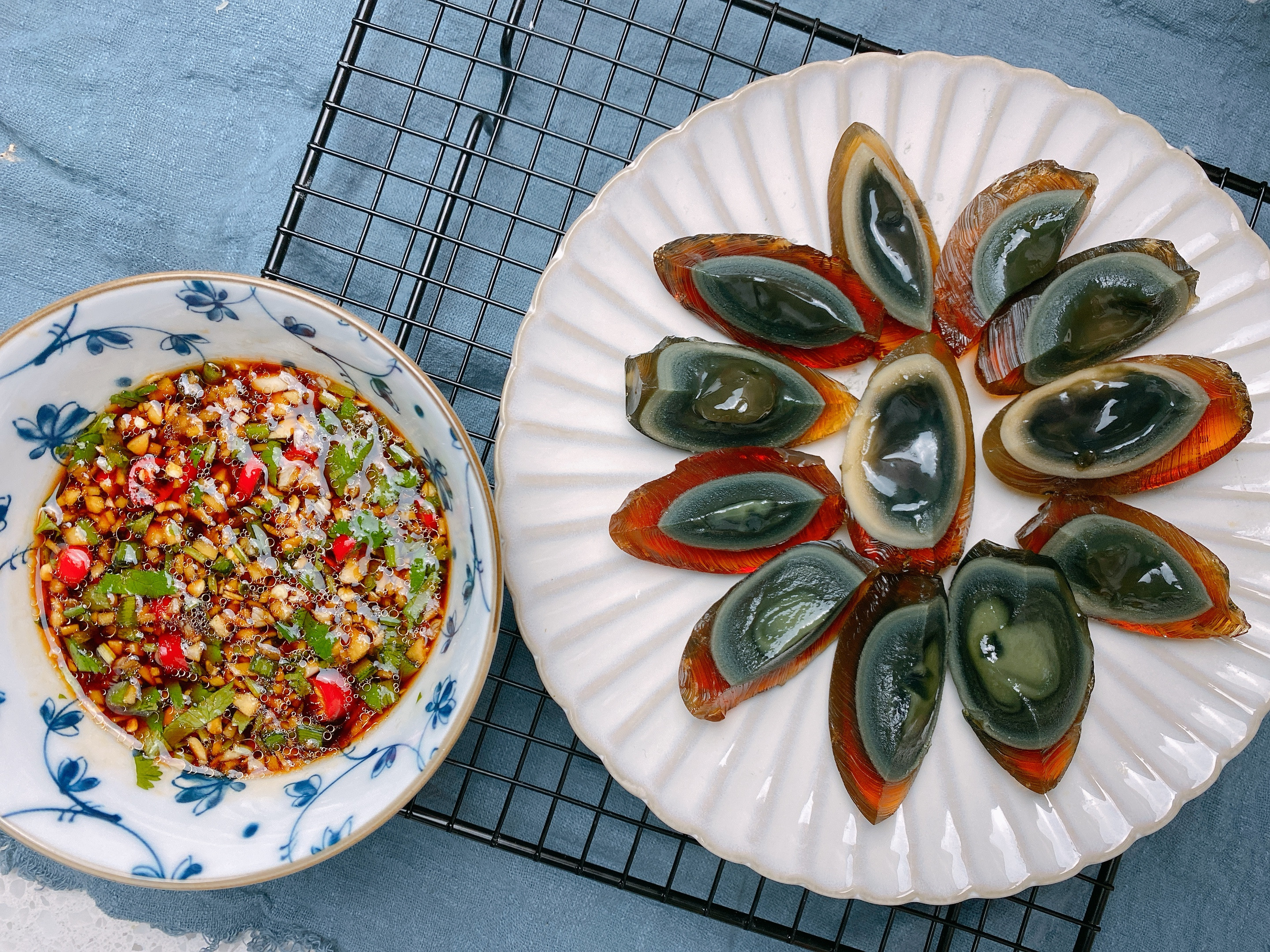 過年必備涼菜之涼拌皮蛋，多加3味調料，皮蛋不腥不澀，開胃爽口