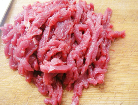 图片[2]-炒牛肉时别用淀粉腌制了大厨教我3招技巧牛肉嫩滑不发柴-起舞食谱网
