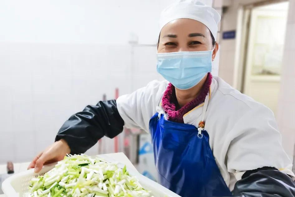 老师，您笑起来真好看——记双流区金桥小学“三八”妇女节活动