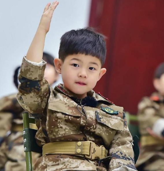 有种“整容式长大”叫沙溢大儿子，人称“东北宋仲基”，前途无量