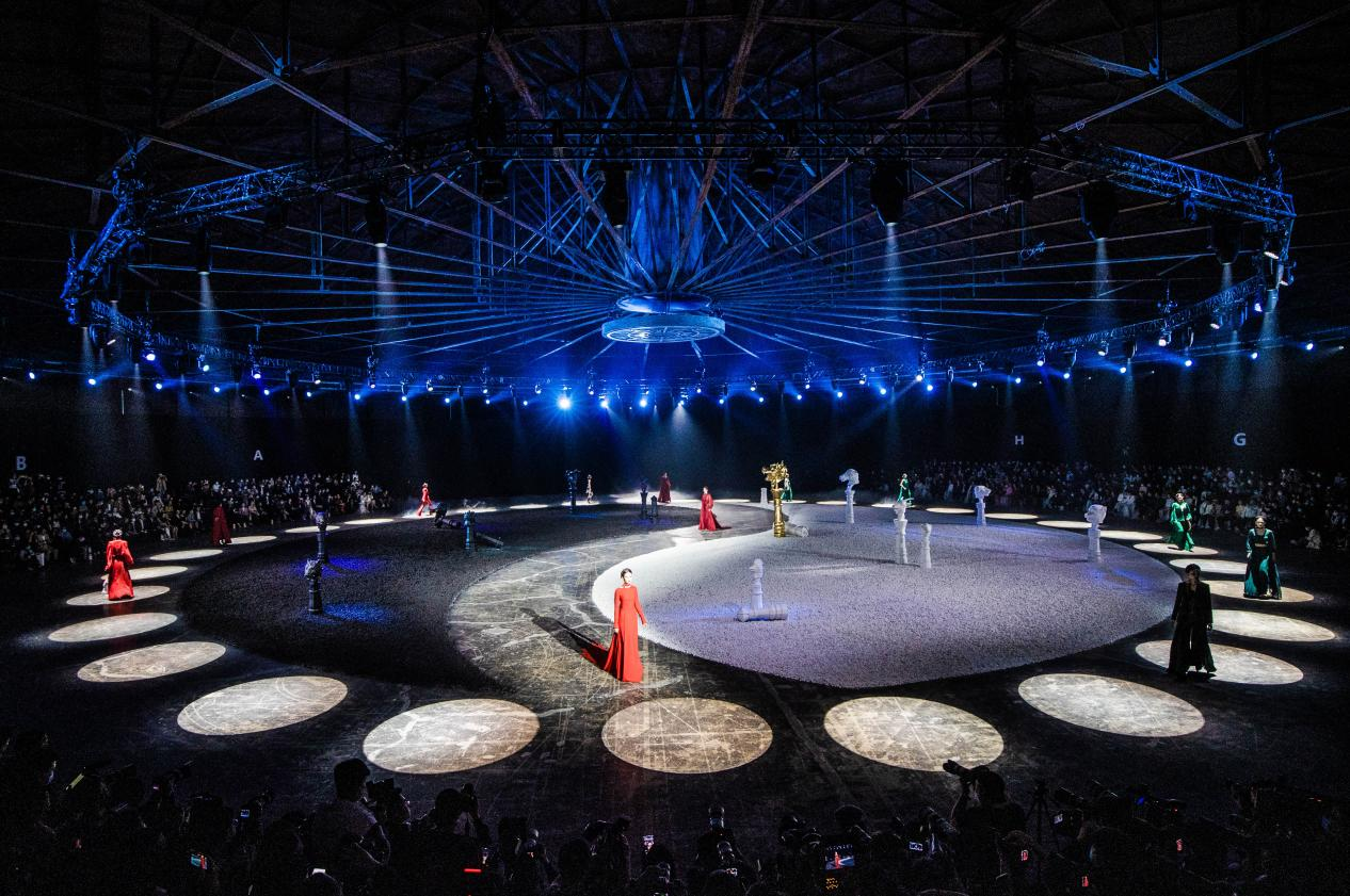 ��Ӣ����櫴�˵2021AW|����ʢװ����;