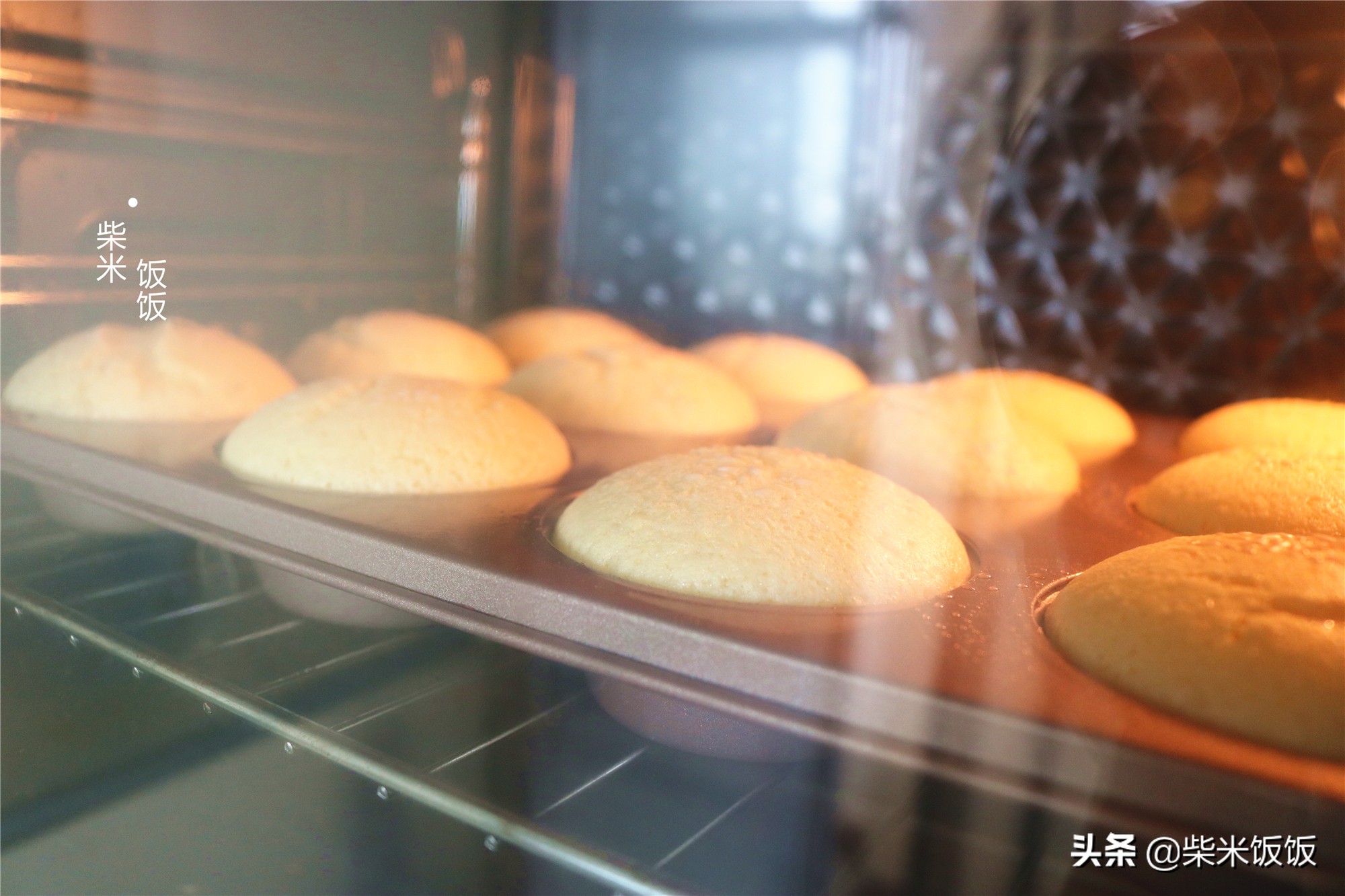 3個雞蛋，90克麵粉，攪一攪做了12個蛋糕，又香又軟太好吃