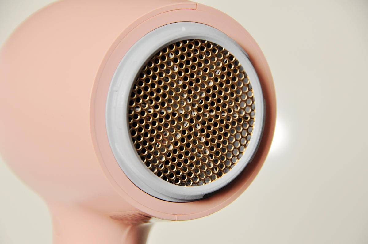 呵护宠物从吹梳开始，嗷喵喵智能宠物吹风梳体验