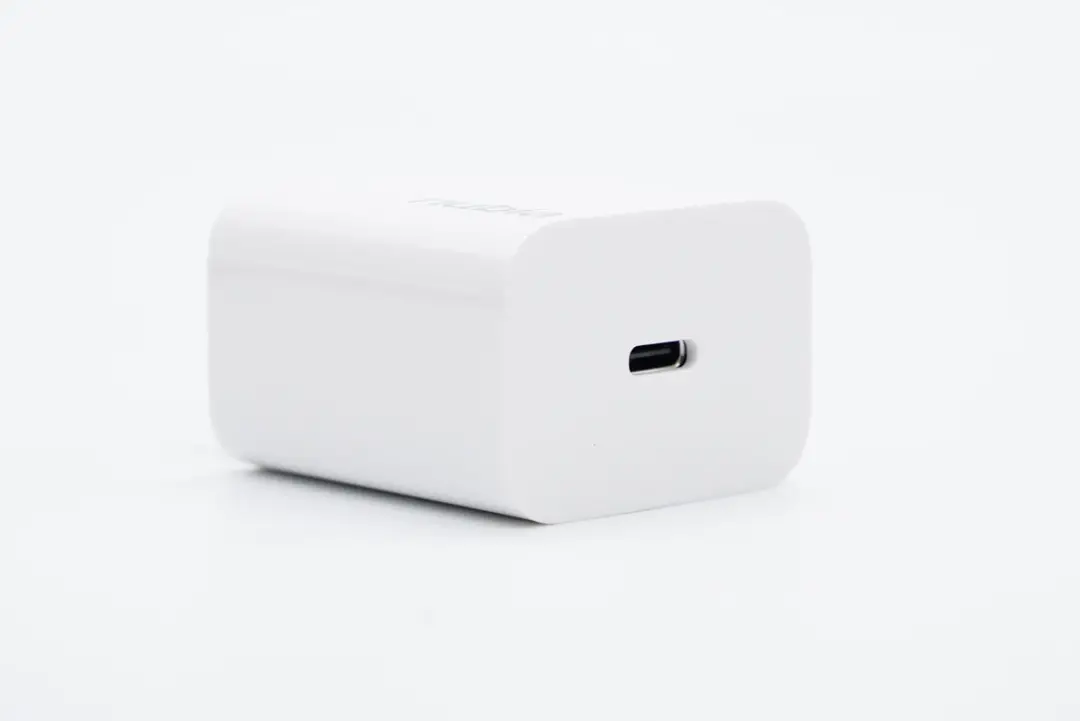 iPhone 13新机即将发布，35家工厂推出上百款快充新品