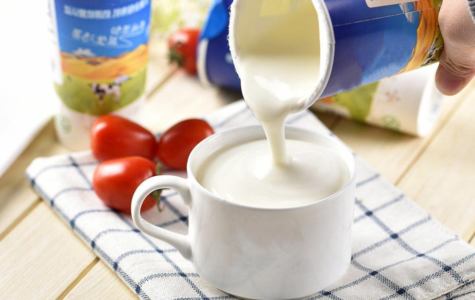 Drinking milk in the wrong way will harm the baby's body, parents