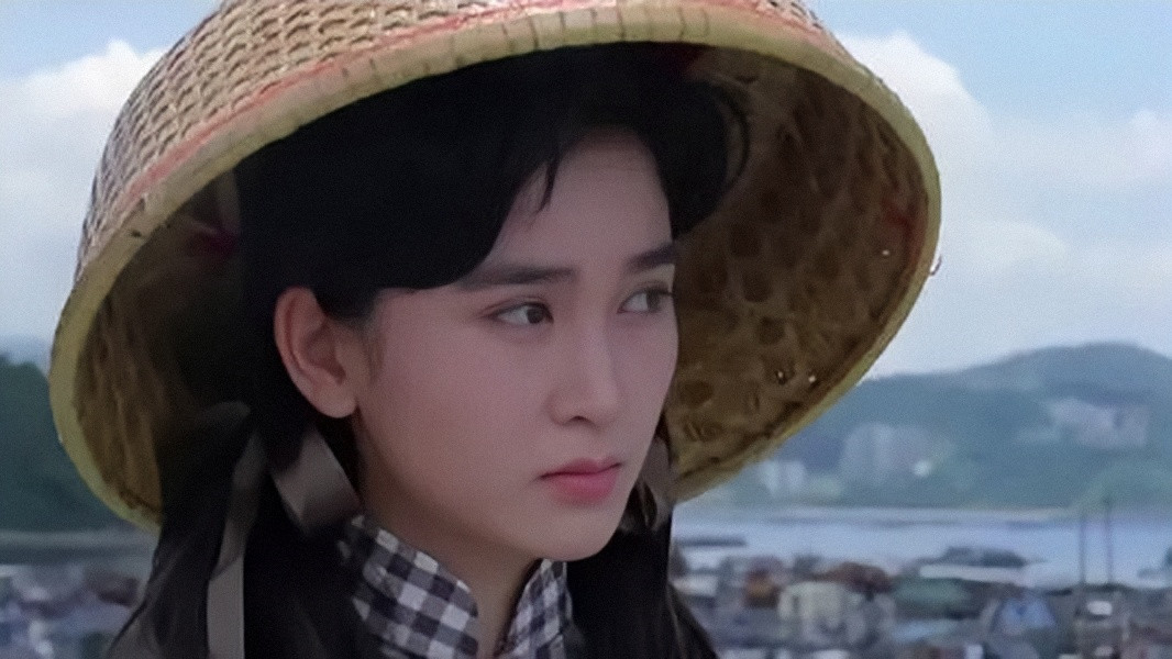 嫁入豪门不生娃，36岁靠“苏妲己”翻红，如今美
