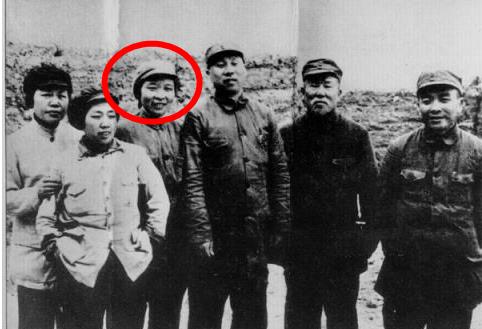 李贞：从童养媳到开国少将，一生经历3次婚姻，